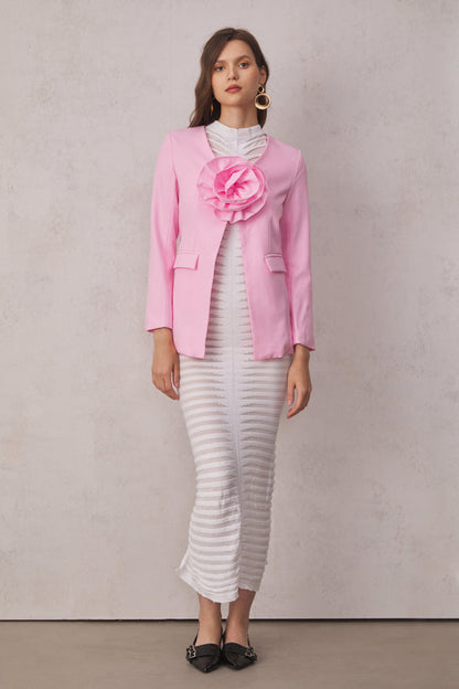 Effortlessly Elegant Garment with a Timeless Design