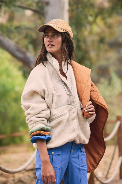 Effortlessly Elegant Jacket with a Timeless Design