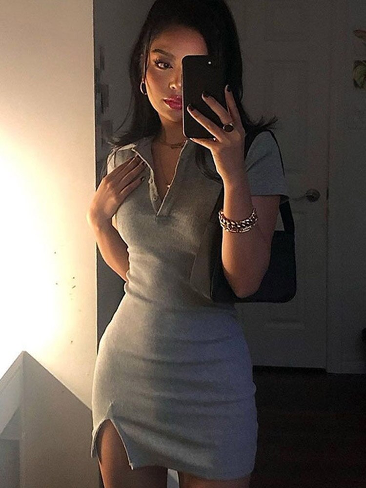 Well Tailored Dress with a Graceful Silhouette