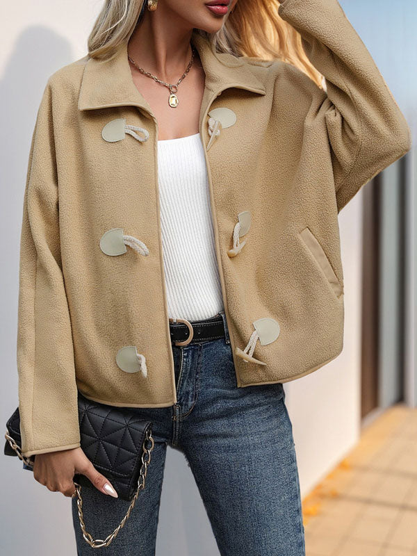 Effortlessly Elegant Jacket with a Timeless Design