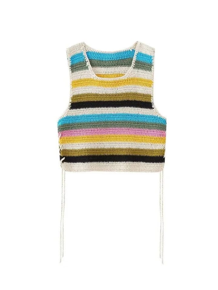 Effortlessly Elegant Top with a Timeless Design