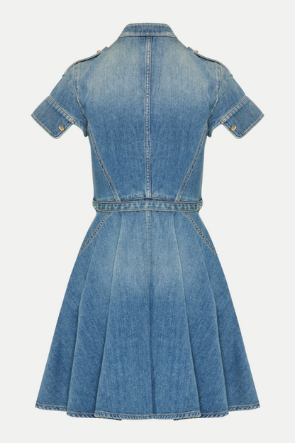 Well Tailored Dress with a Graceful Silhouette