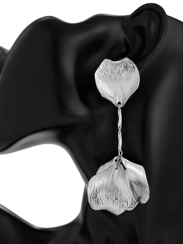 Effortlessly Elegant Garment with a Timeless Design