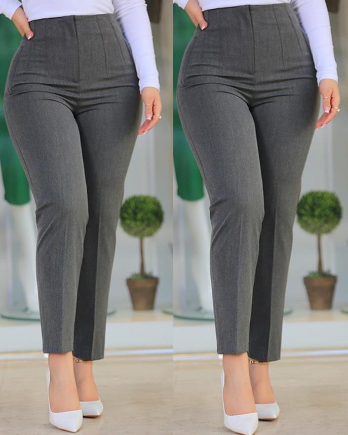 Effortlessly Elegant Trousers with a Timeless Design