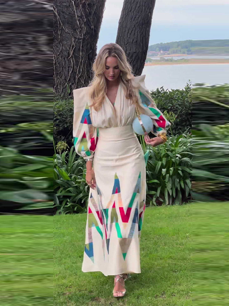 Classic Vintage Dress with a Flattering Fit