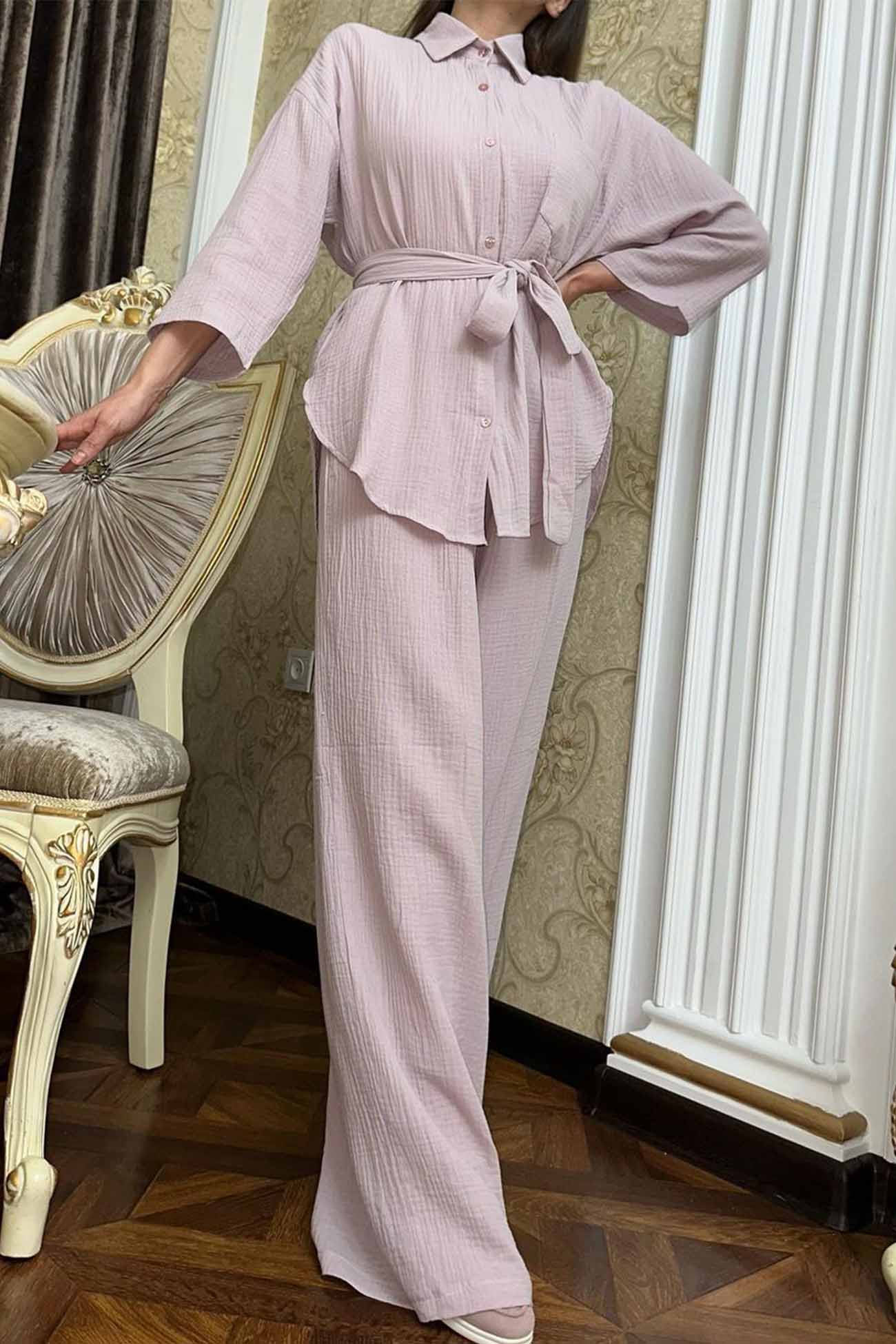 Classic Vintage Pants with a Flattering Fit