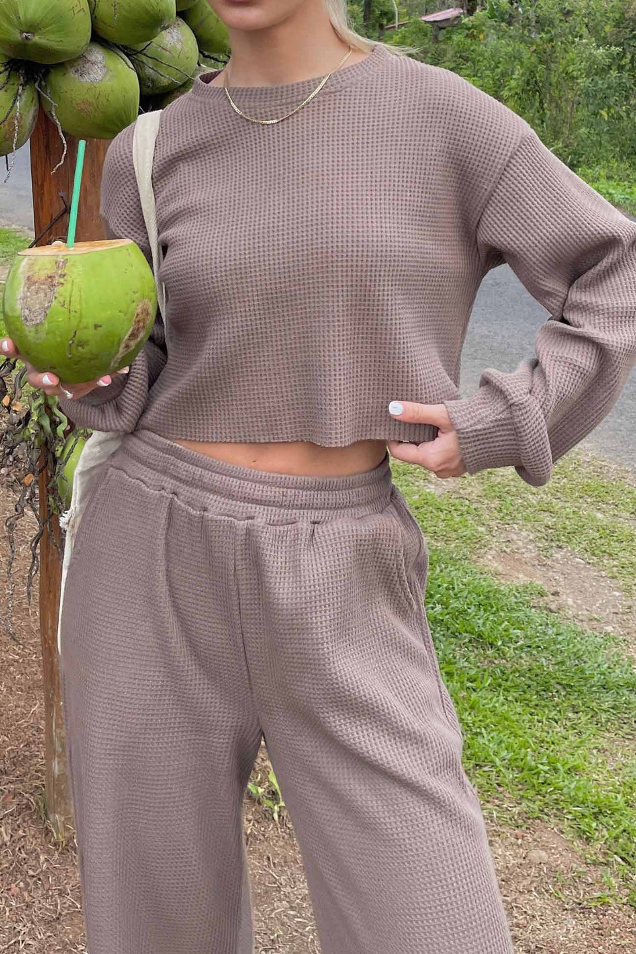 Elegantly Styled Pants for Everyday Wear