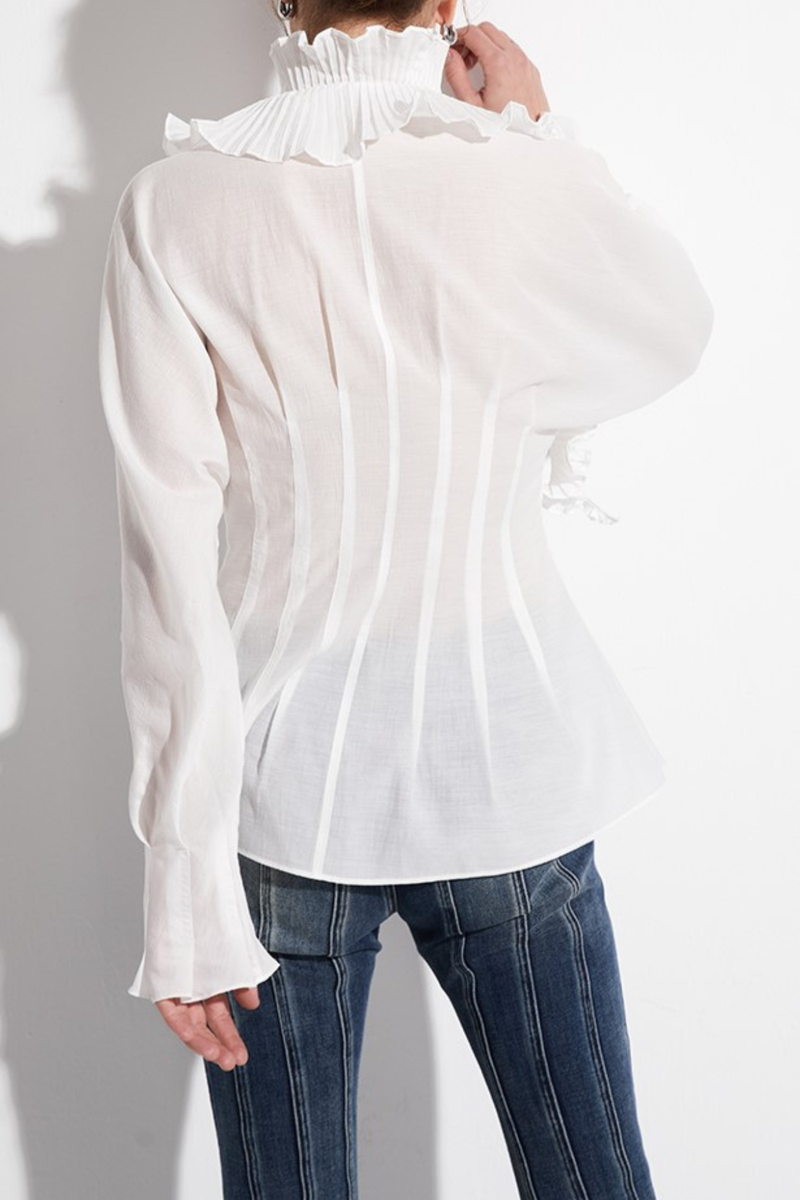 Effortlessly Elegant Shirt with a Timeless Design