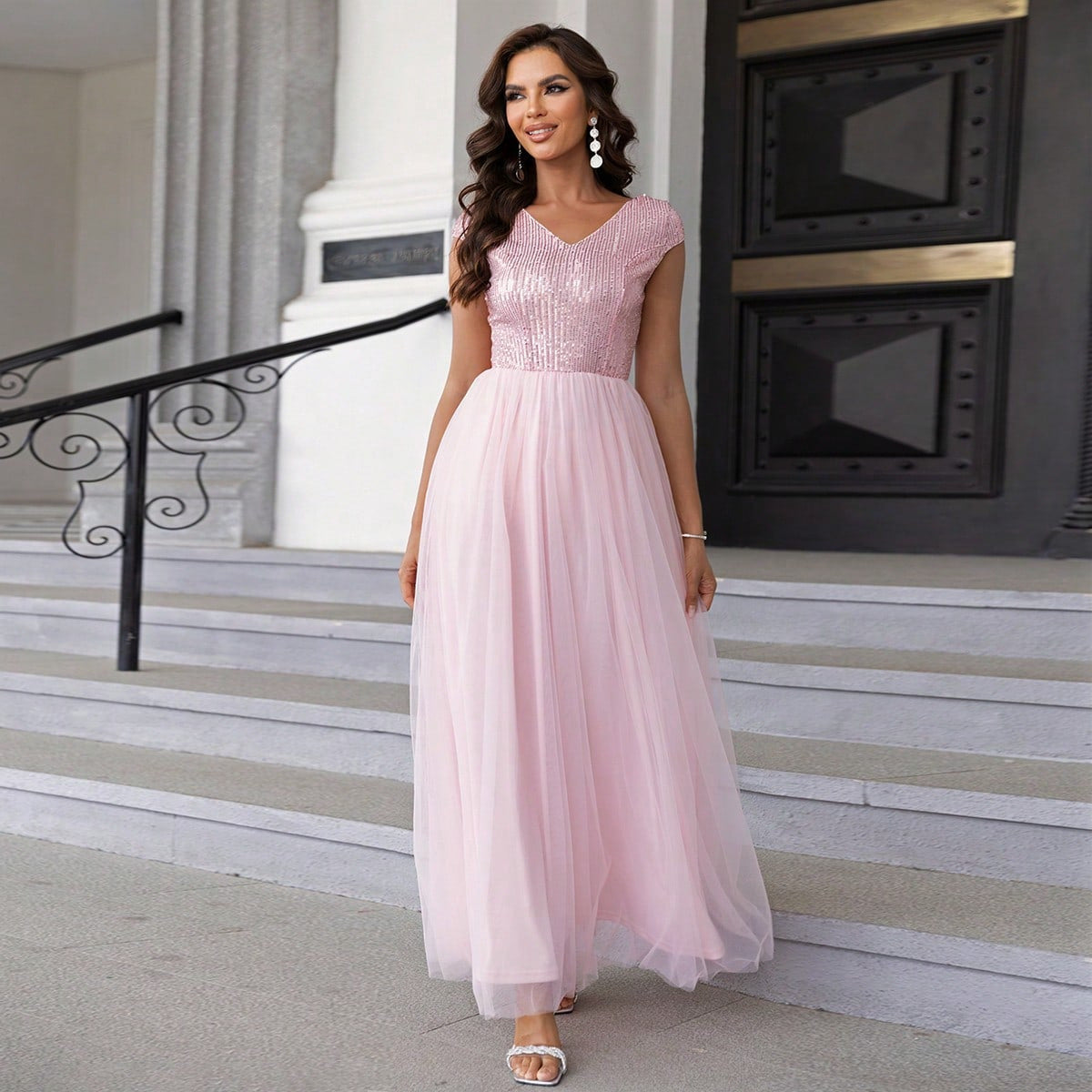Classic Vintage & Enduringly Stylish Dress