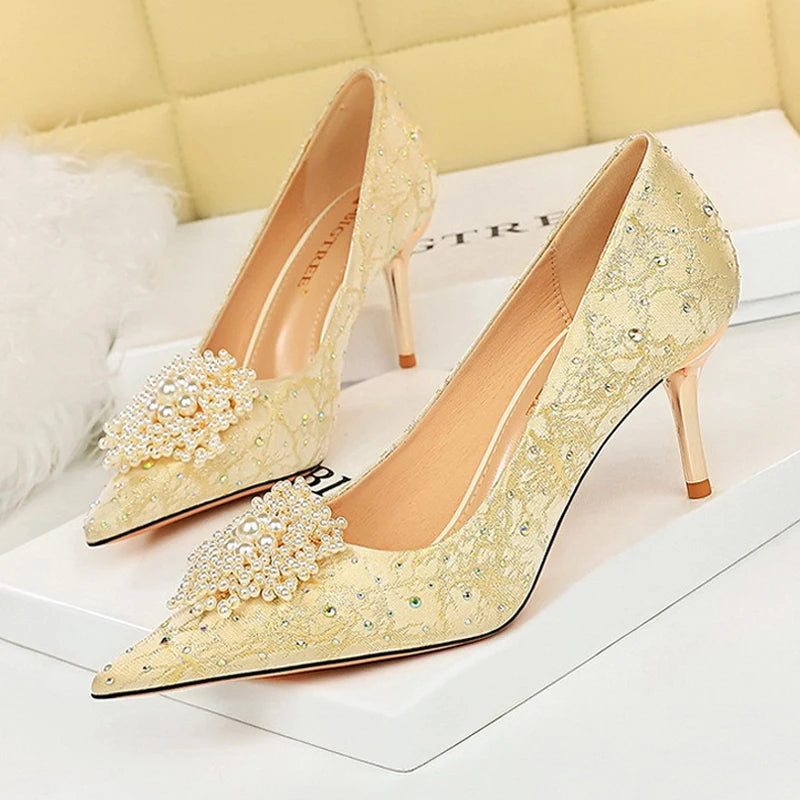 Polished Heels with an Effortless Classic Look