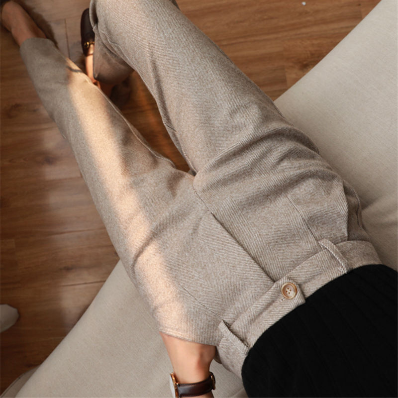 Elegantly Styled Pants for Everyday Wear