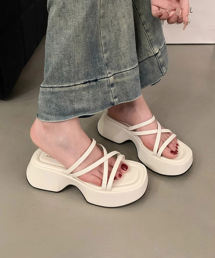 Well Tailored Sandals with a Graceful Silhouette