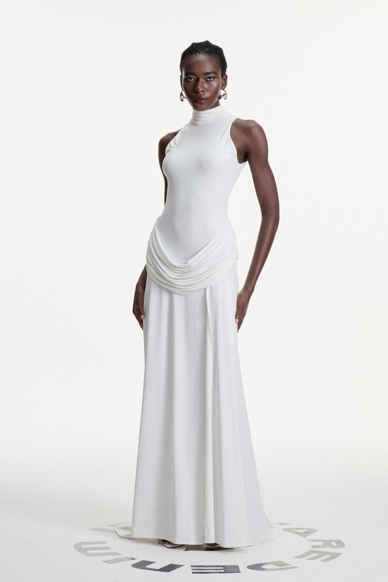 Beautifully Finished Dress in a Timeless Design