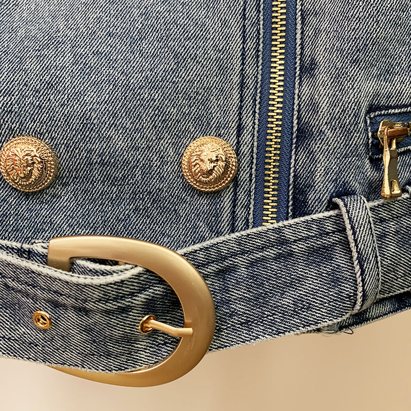 Sophisticated Garment with a Clean Classic Look