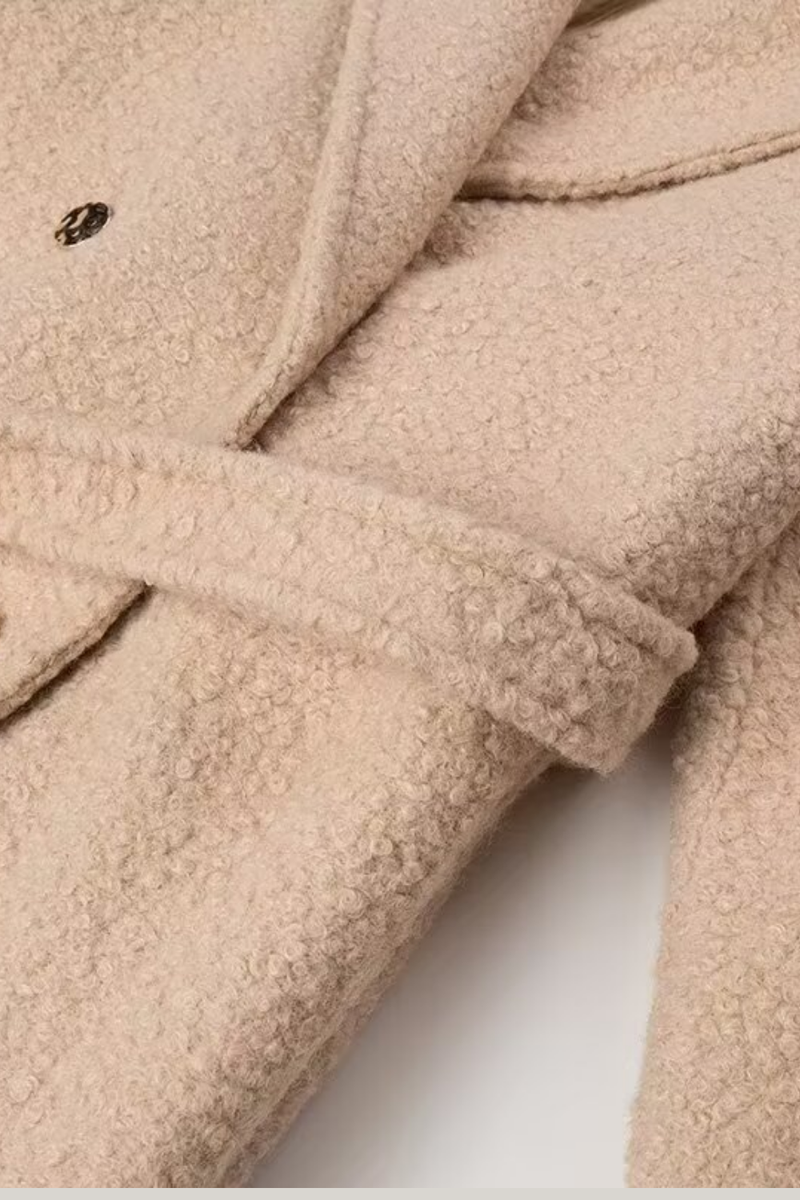 Beautifully Crafted Coat in a Classic Style