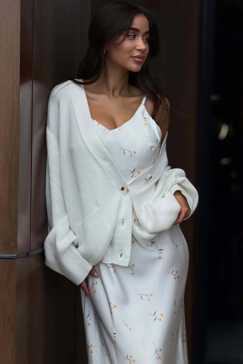 Well Tailored Sweater with a Graceful Silhouette