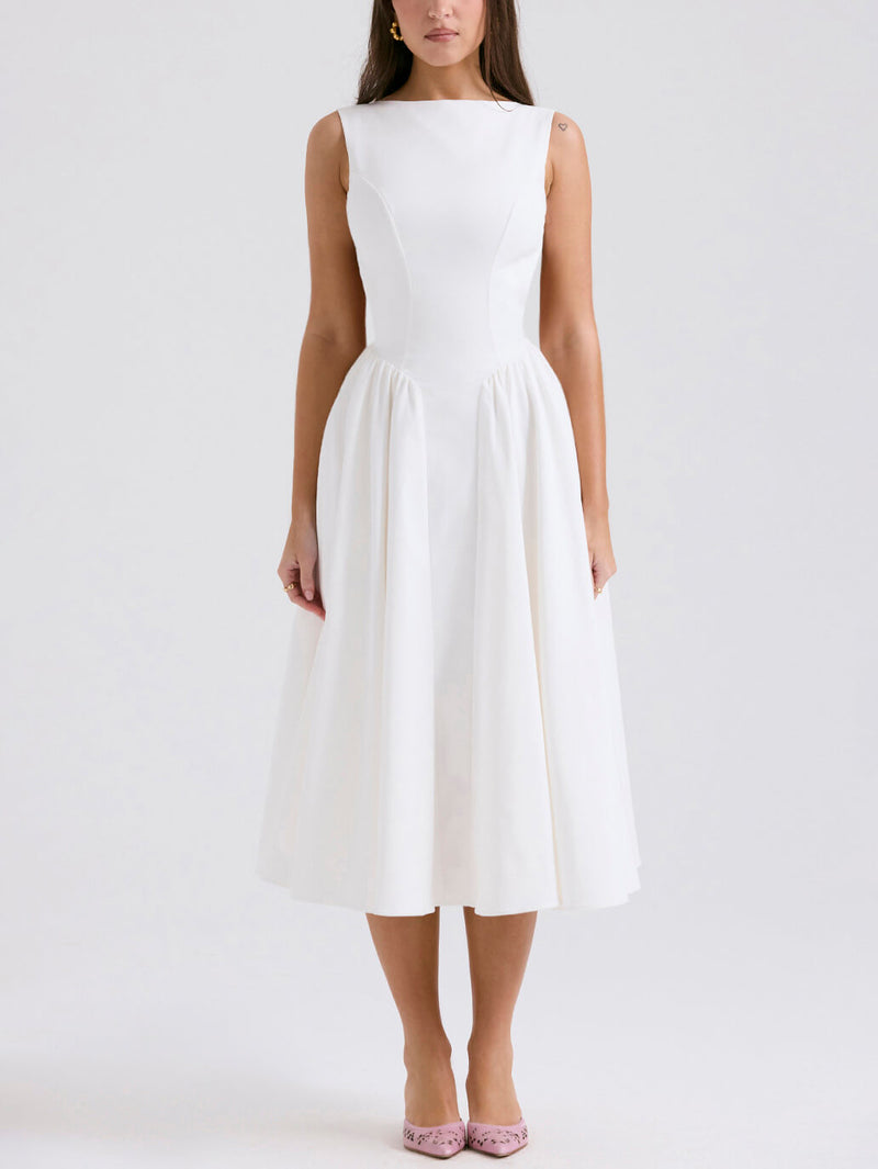 Gracefully Styled Dress for Any Occasion