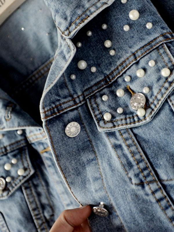 Gracefully Styled Jacket for Any Occasion