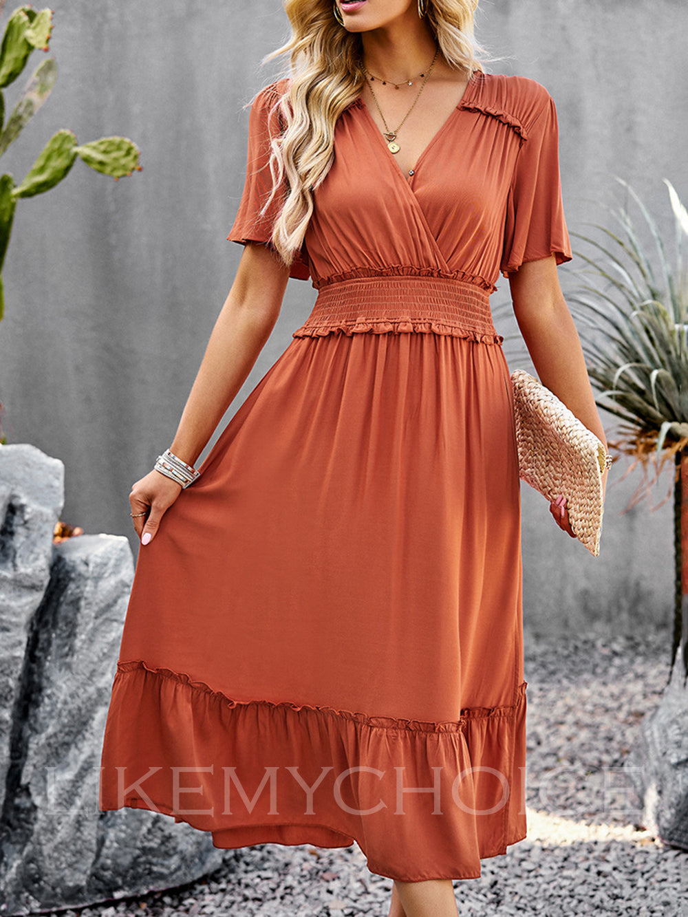 Classic Vintage Dress with a Flattering Fit