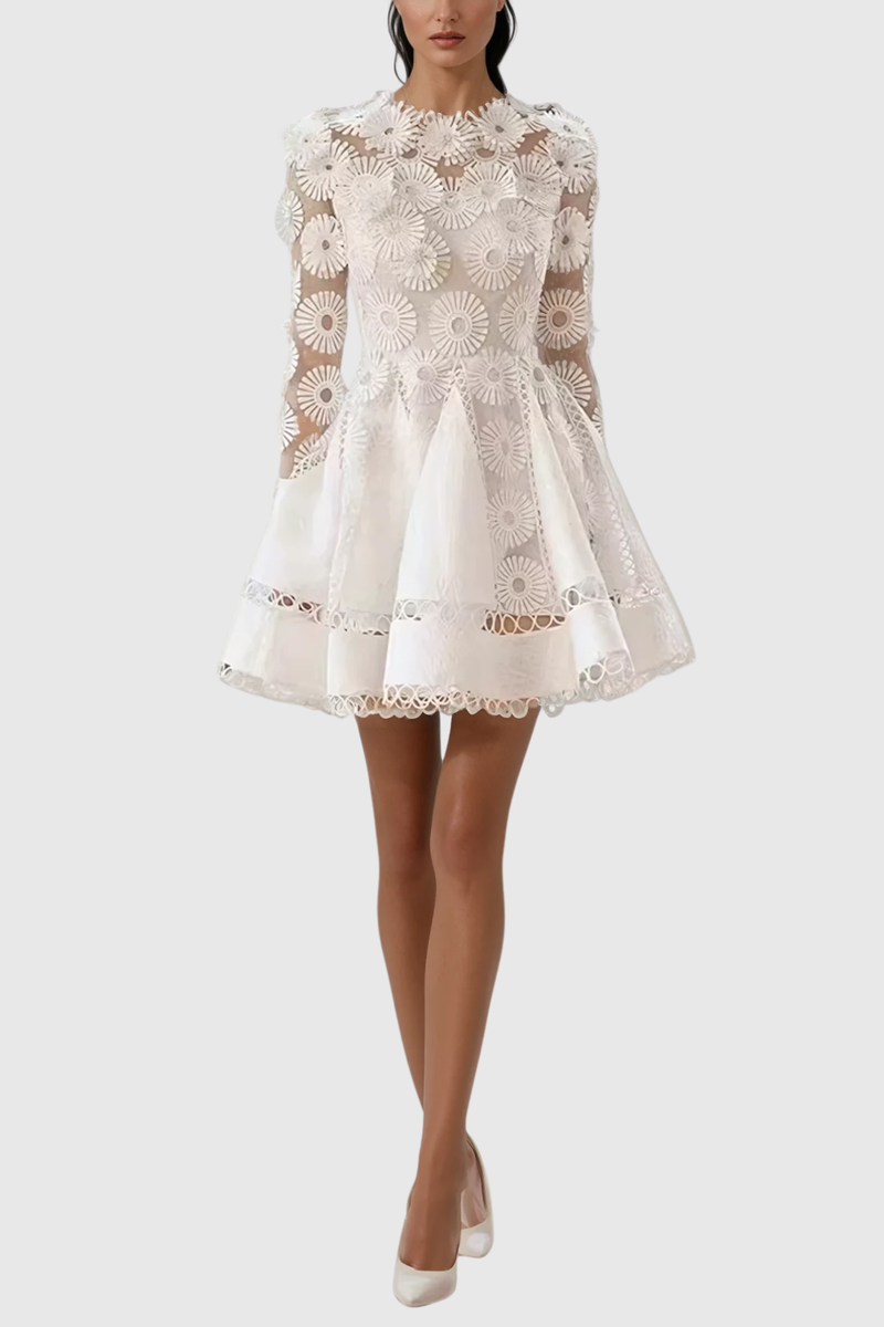 Well Tailored Dress with a Graceful Silhouette