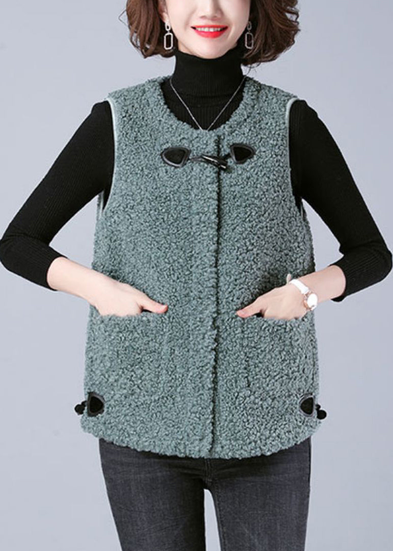 Beautifully Finished Coat in a Timeless Design
