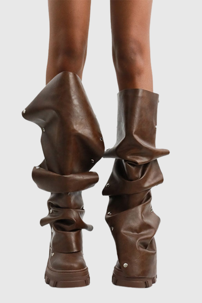 Effortlessly Elegant Boots with a Timeless Design