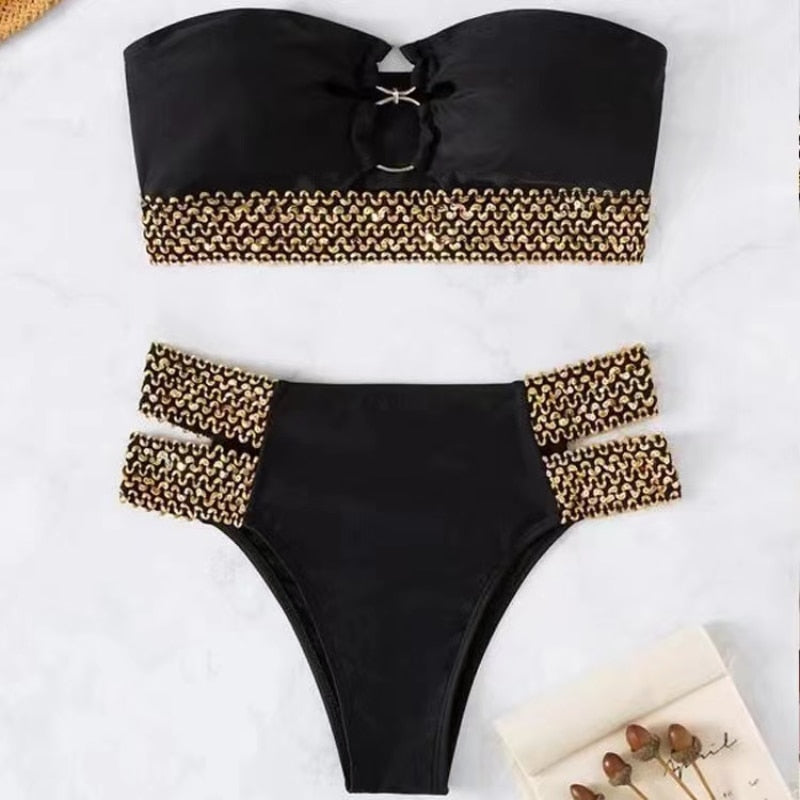 Well Tailored Swimsuit with a Graceful Silhouette