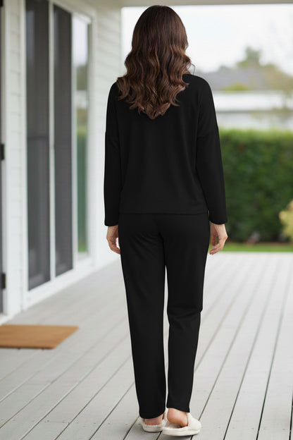 Effortlessly Elegant Pullover with a Timeless Design