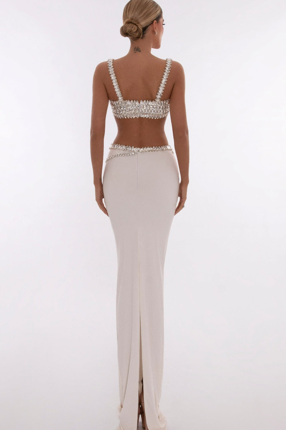 Sophisticated Garment with a Clean Classic Look