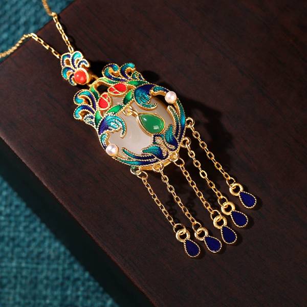 Vintage Inspired Bag with a Contemporary Edge