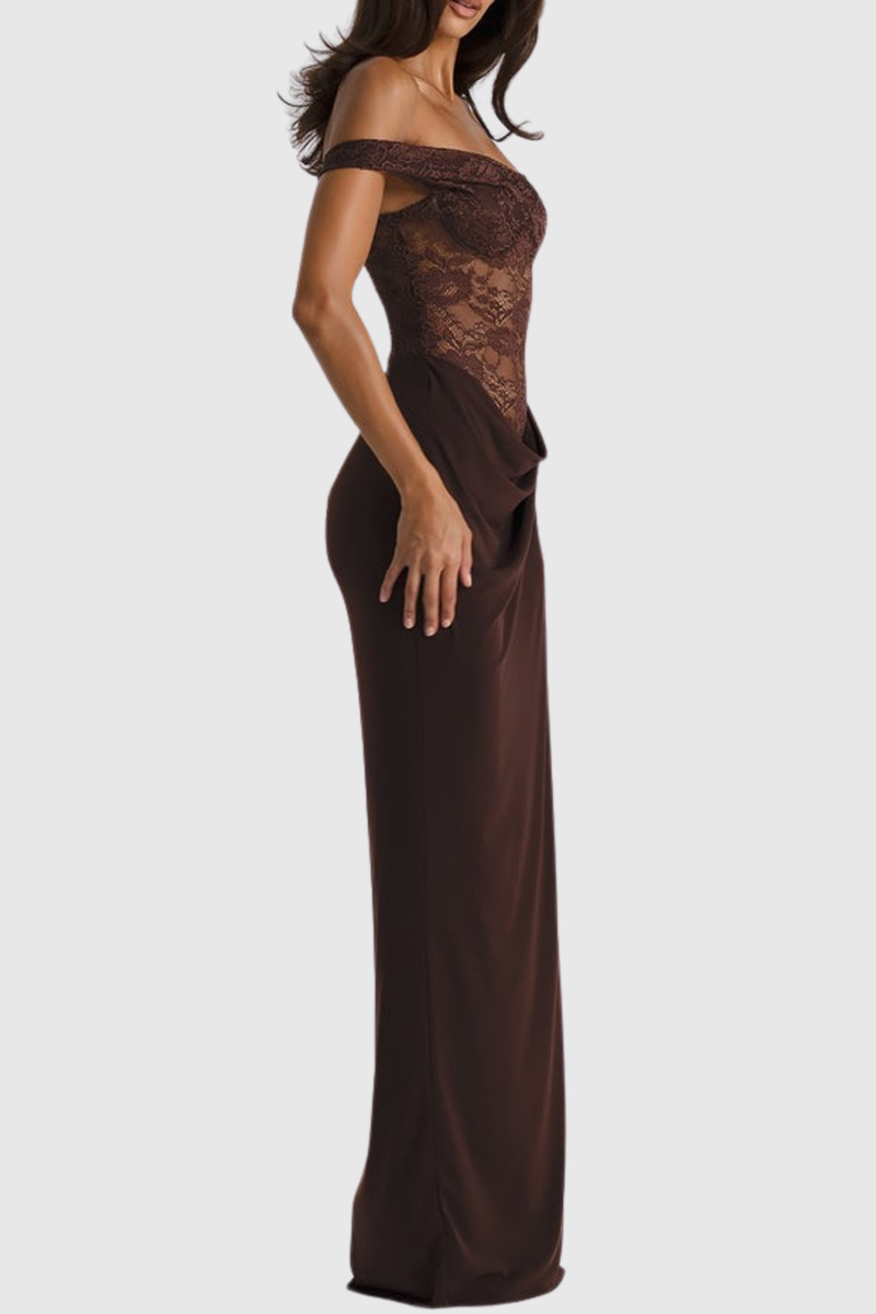 Beautifully Finished Dress in a Timeless Design