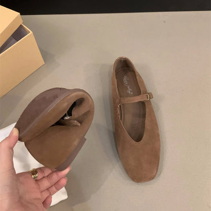 Classic Vintage Shoes with a Flattering Fit