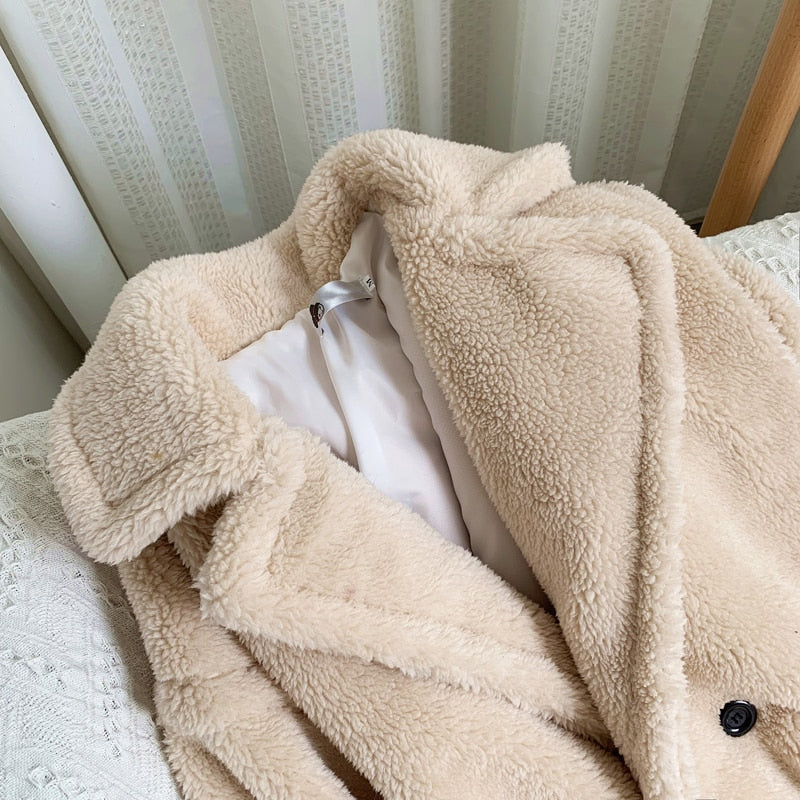 Gracefully Styled Coat for Any Occasion