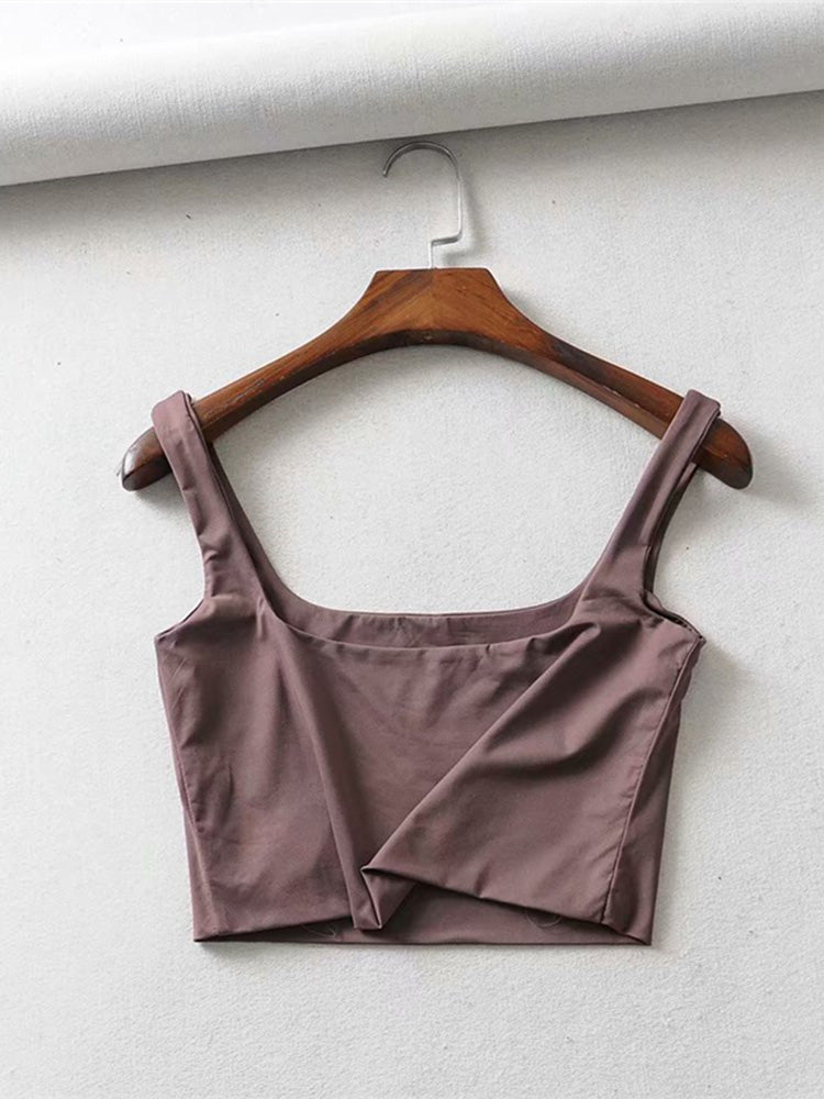 Well Tailored Top with a Graceful Silhouette