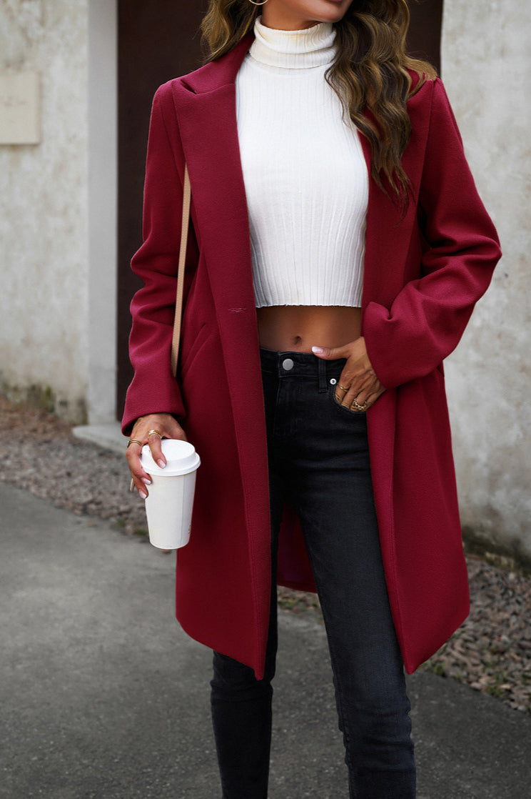 Well Tailored Coat with a Graceful Silhouette
