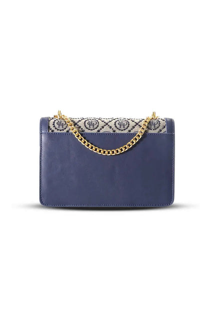 Sophisticated Bag with a Clean Classic Look