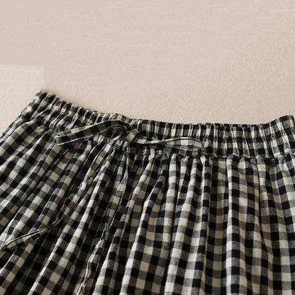 Well Tailored Pants with a Graceful Silhouette