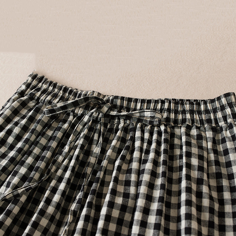 Well Tailored Pants with a Graceful Silhouette