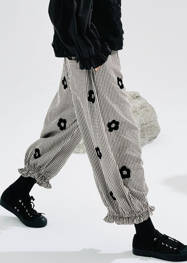 Well Tailored Pants with a Graceful Silhouette