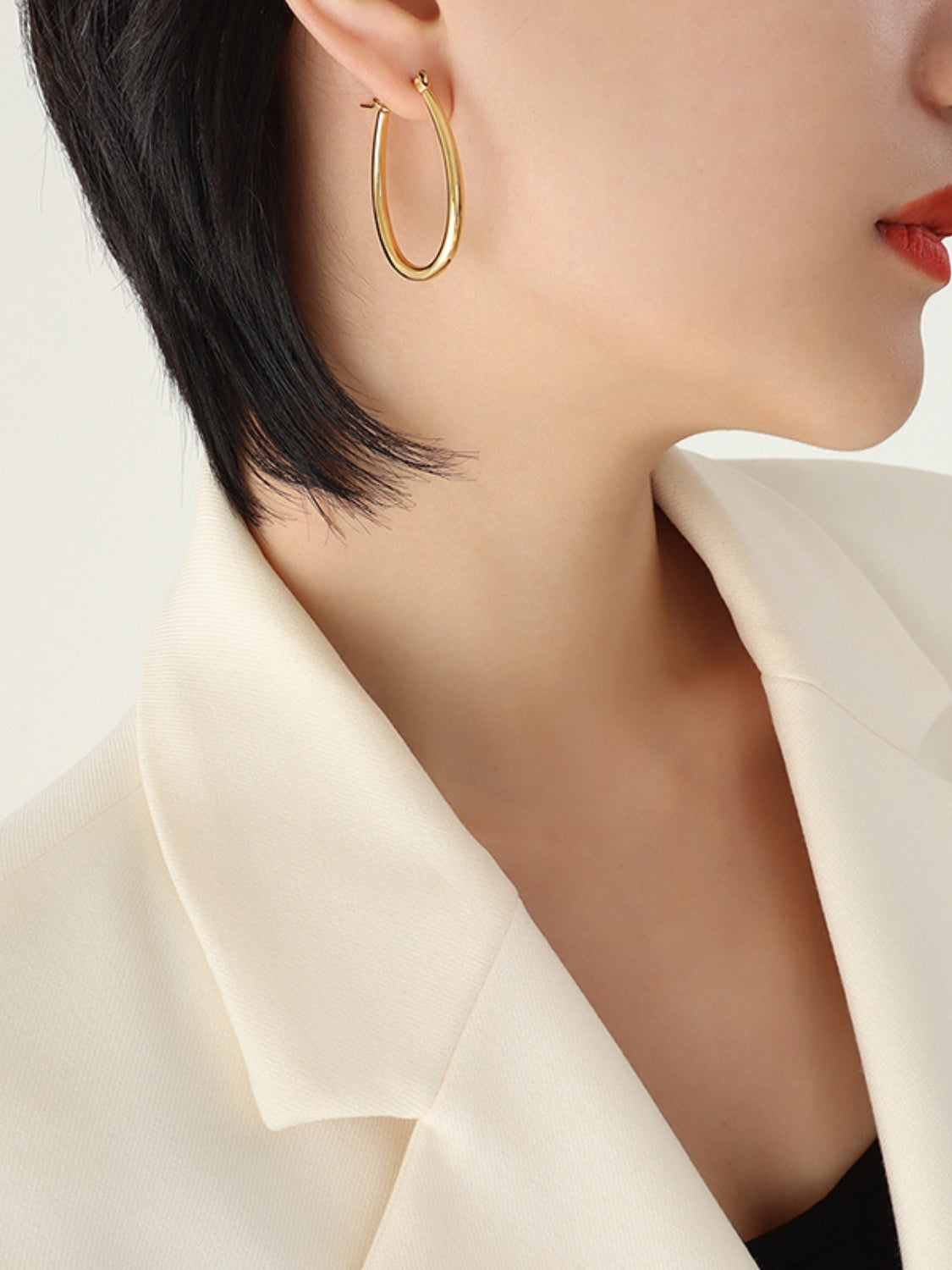 Sophisticated Garment with a Clean Classic Look