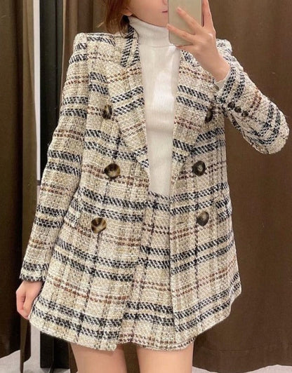 Sophisticated Garment with a Clean Classic Look