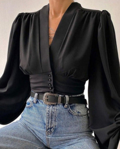 Effortlessly Elegant Shirt with a Timeless Design