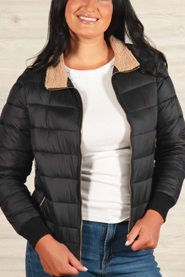 Well Tailored Jacket with a Graceful Silhouette