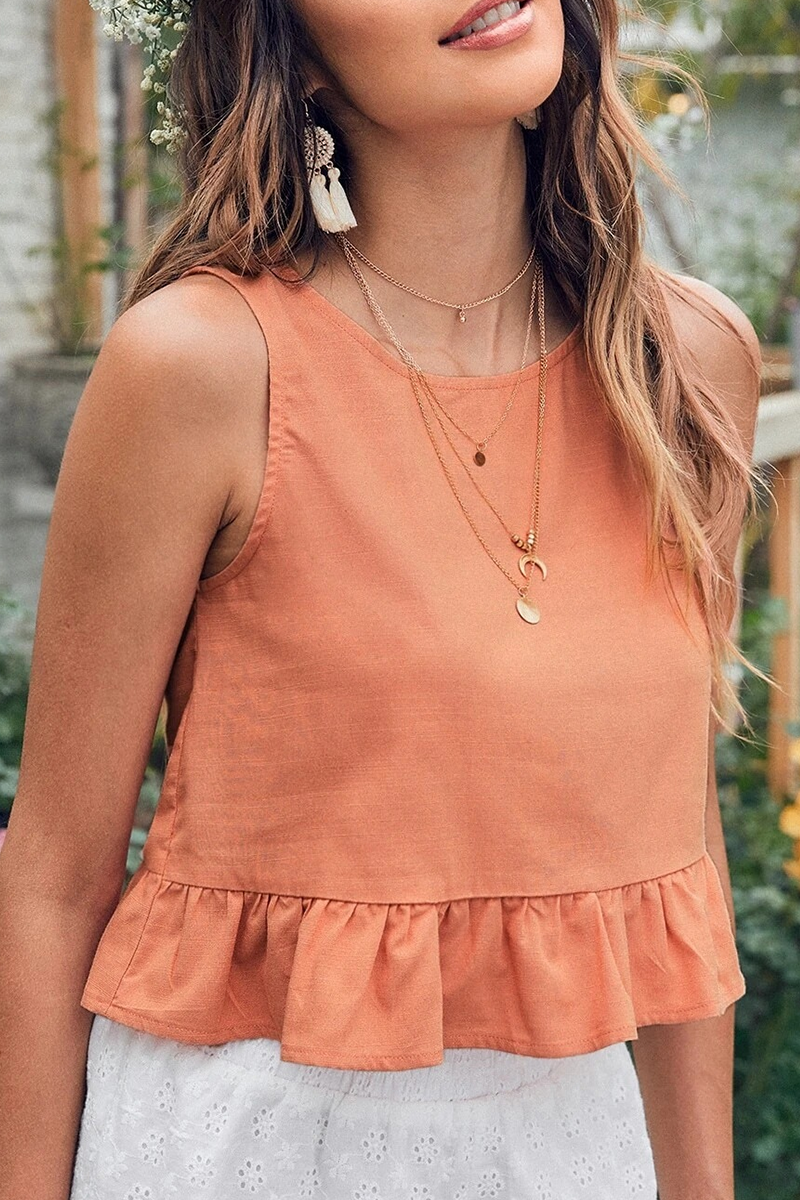 Well Tailored Top with a Graceful Silhouette