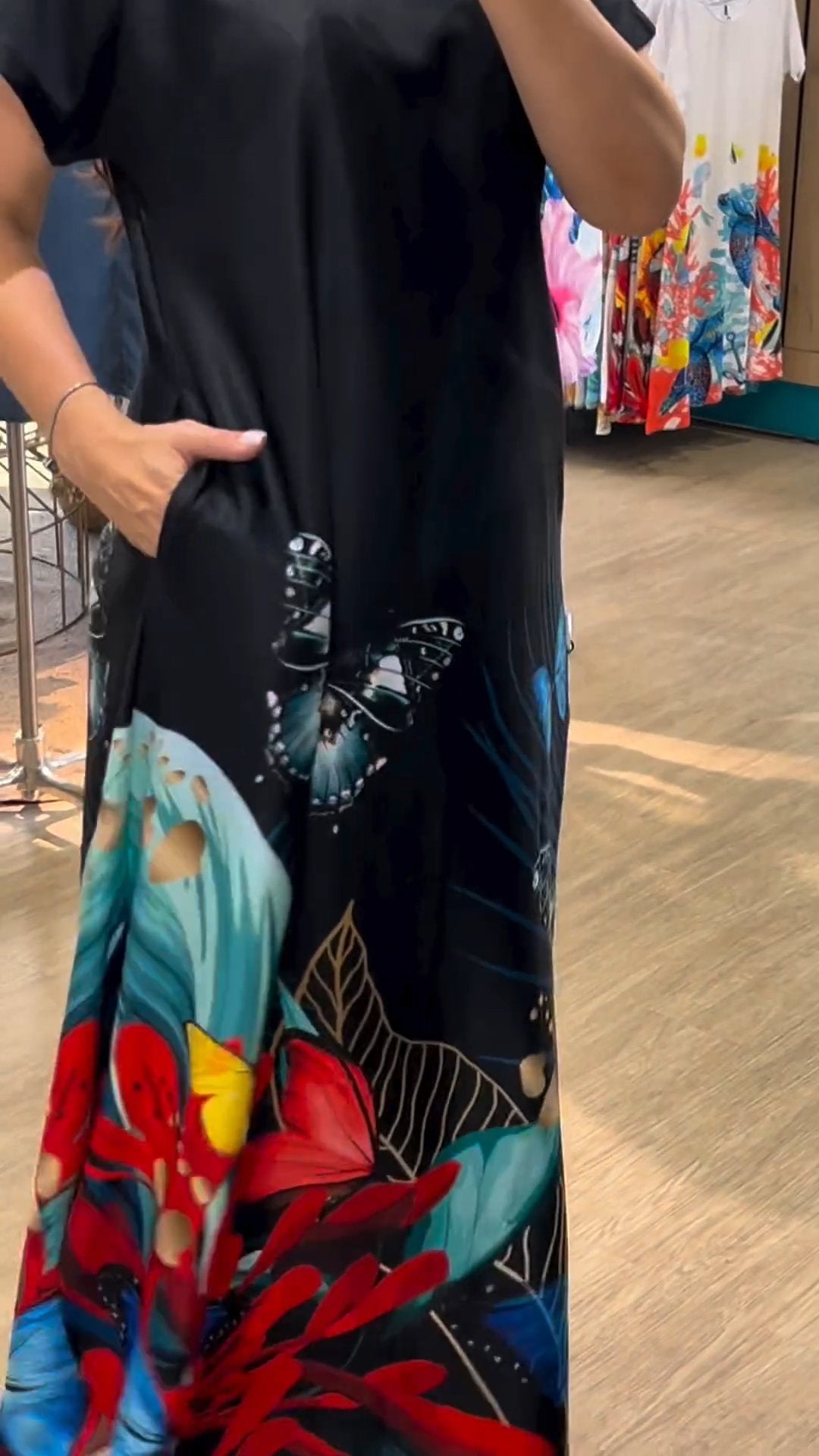 Beautifully Crafted Dress in a Classic Style