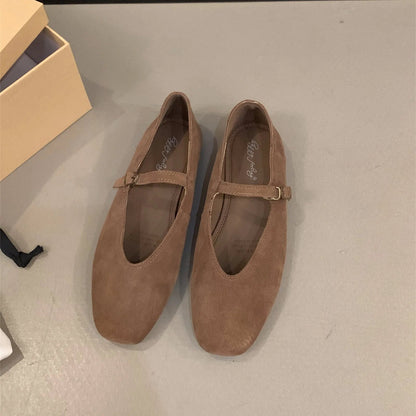Classic Vintage Shoes with a Flattering Fit