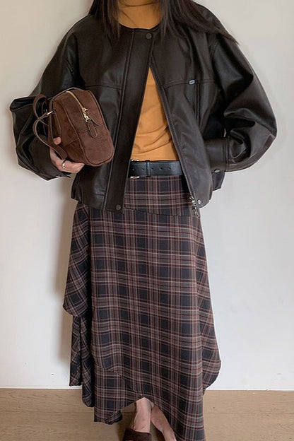 Sophisticated Garment with a Clean Classic Look