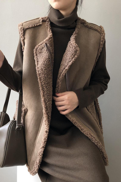 Gracefully Styled Coat for Any Occasion