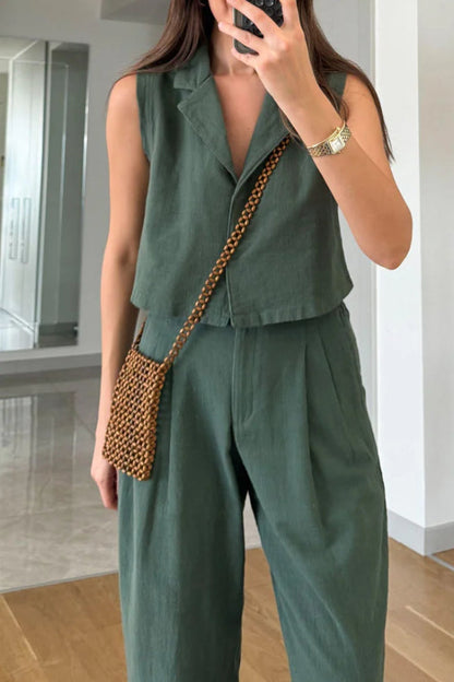Sophisticated Pants with a Clean Classic Look