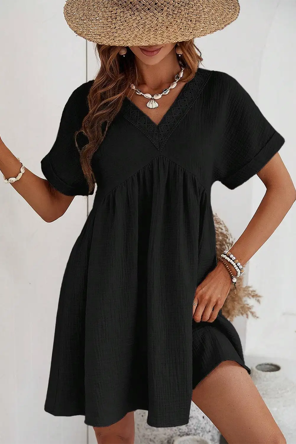 Beautifully Finished Dress in a Timeless Design
